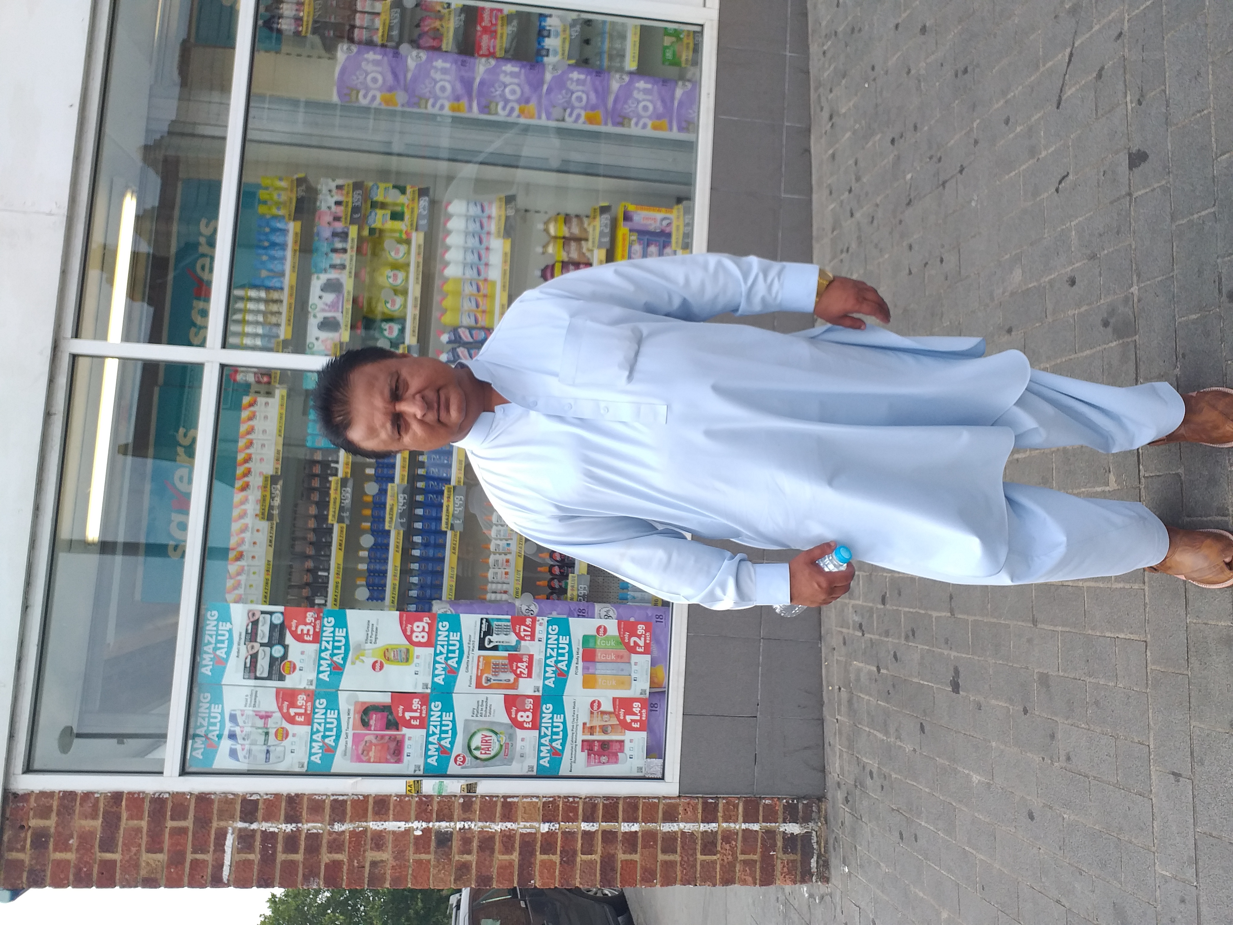 Profile picture of Tahir baig