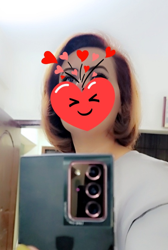 Profile picture of Riz @